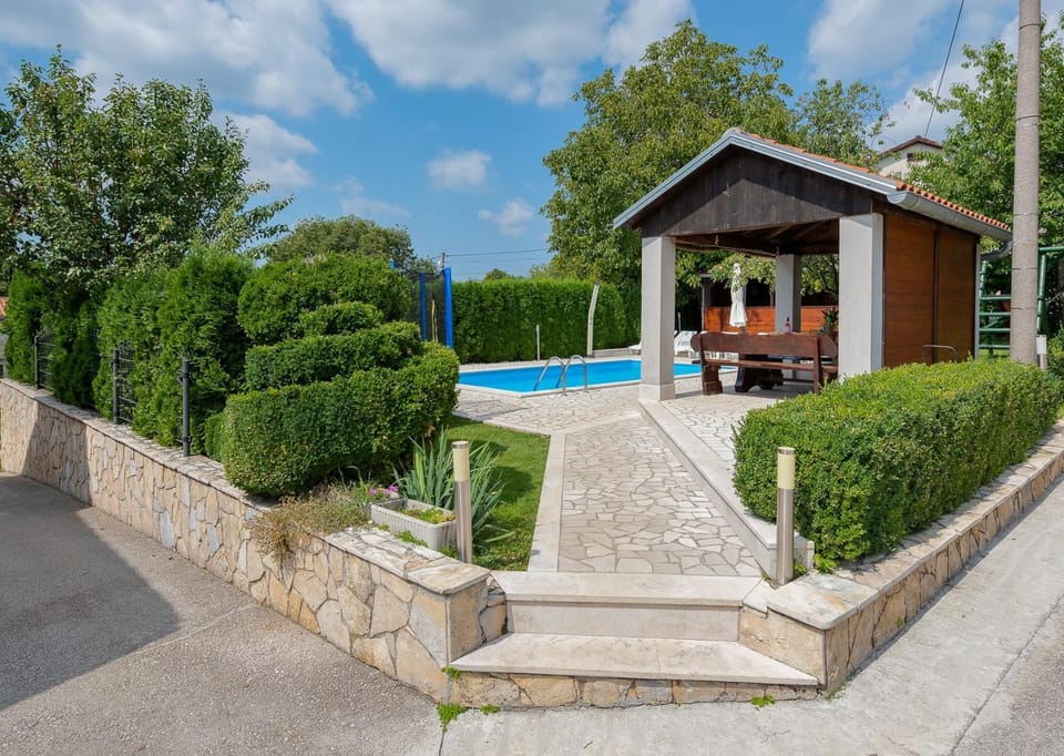 Swimming pool, Swimming pool