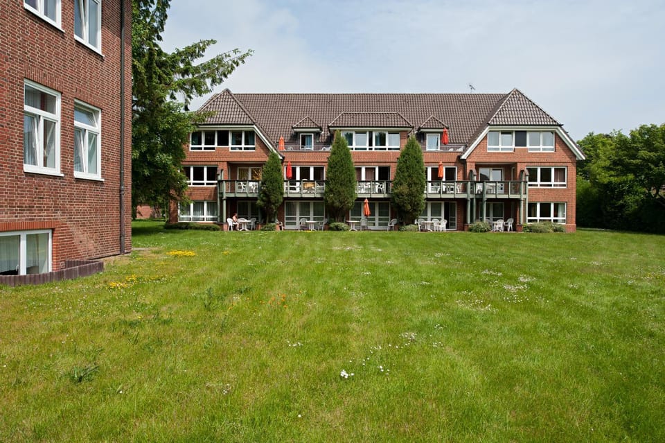 Facade/entrance, Garden