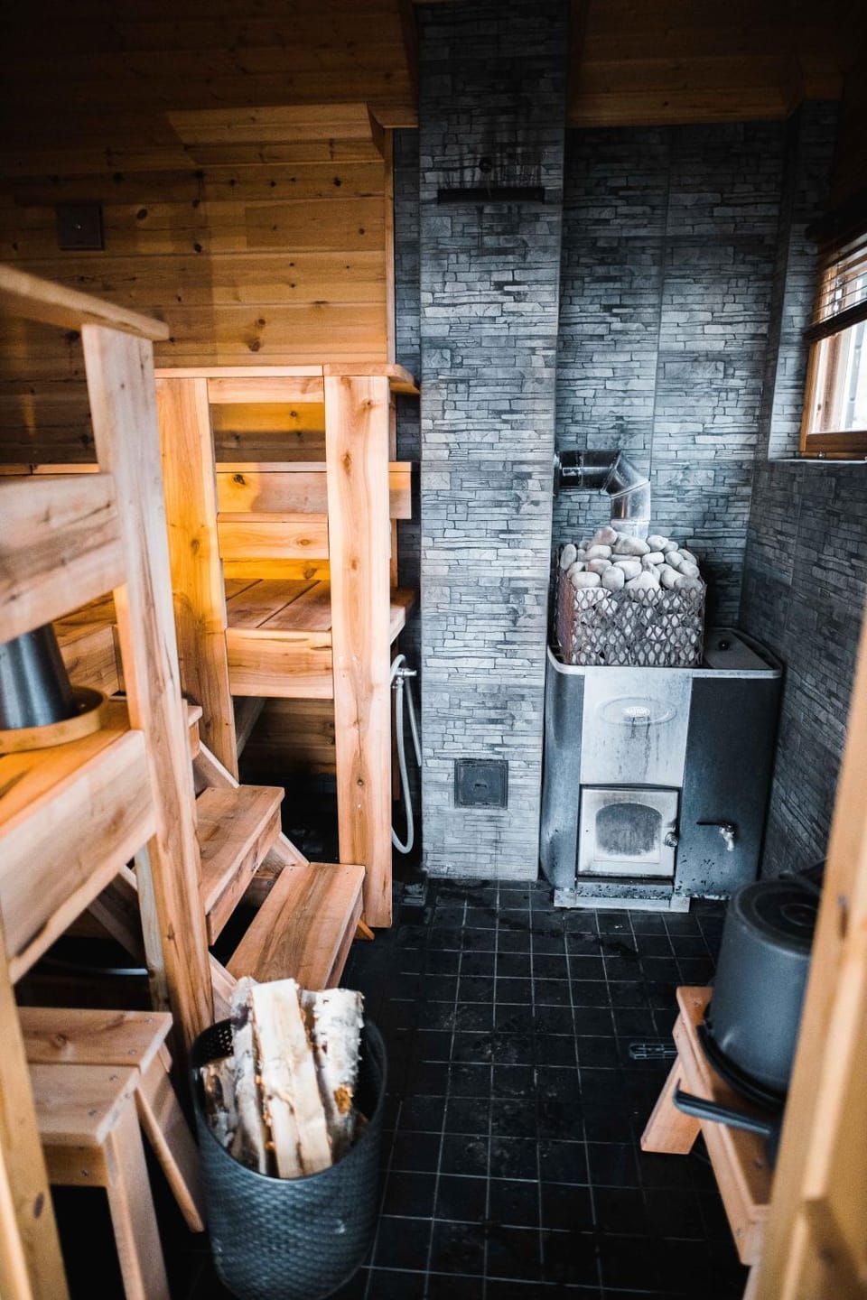 Tahlo Hillhouse and Underhill Beach & Sauna Apartment in Finland