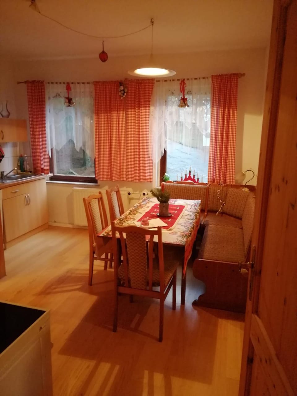 Winter, Kitchen or kitchenette, Seating area, Dining area, Mountain view