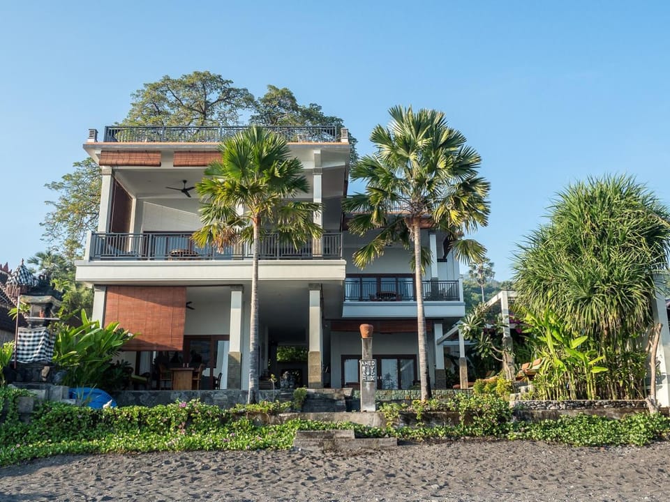 Property building, Bird's eye view, Garden, Beach