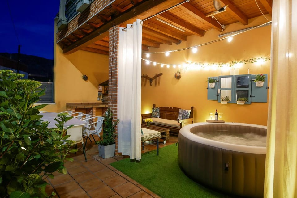 Patio, Off site