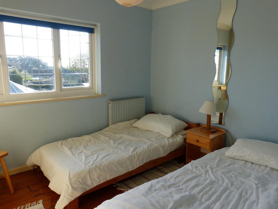 4 Brooks Close House in England