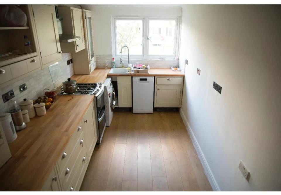 Double bedroom in ashared flat Apartment in England