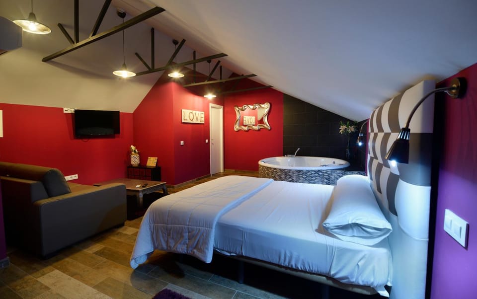 Bed, Photo of the whole room