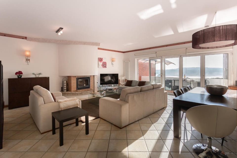 Communal lounge/ TV room, Living room