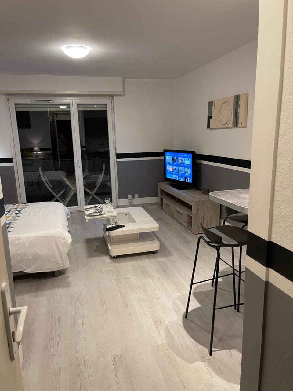 Communal lounge/ TV room, TV and multimedia, Living room, Seating area