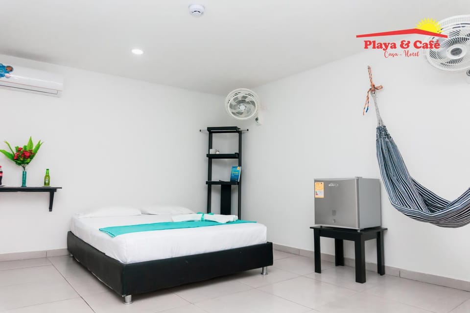 Bed, Photo of the whole room, fireplace, air conditioner