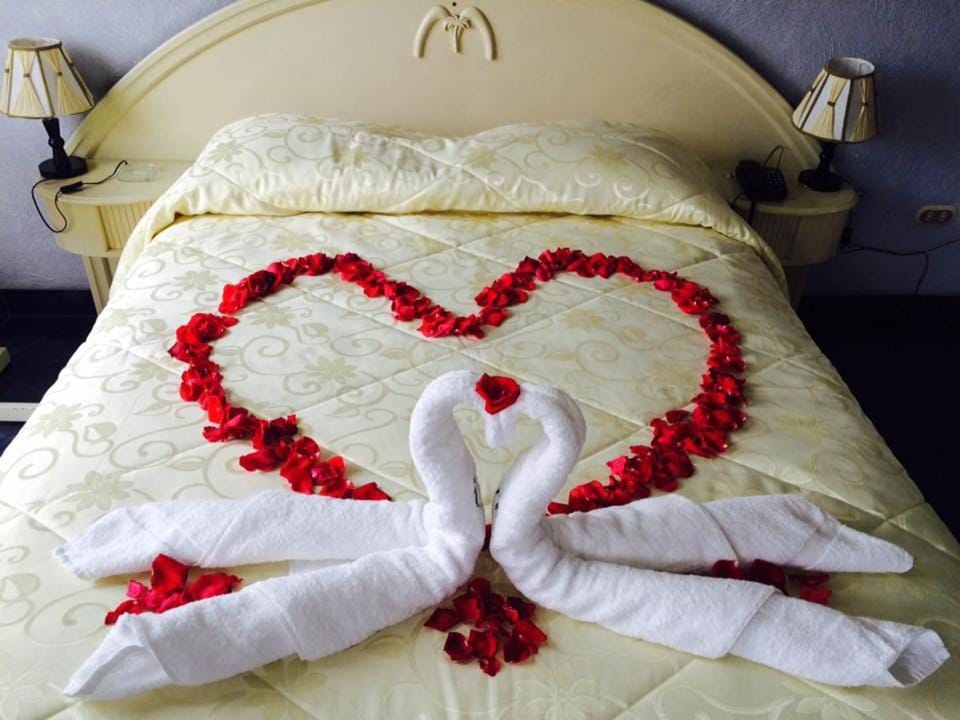 Bed, wedding
