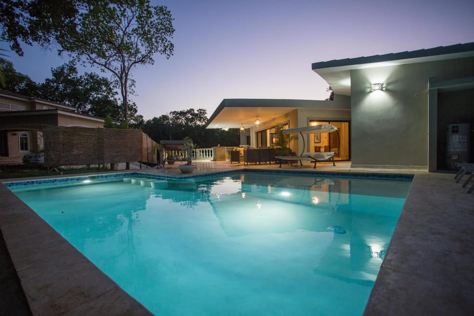 Swimming pool, Swimming pool
