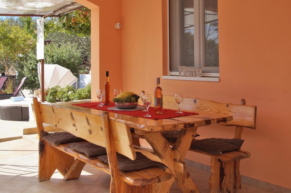 Patio, Day, Seating area