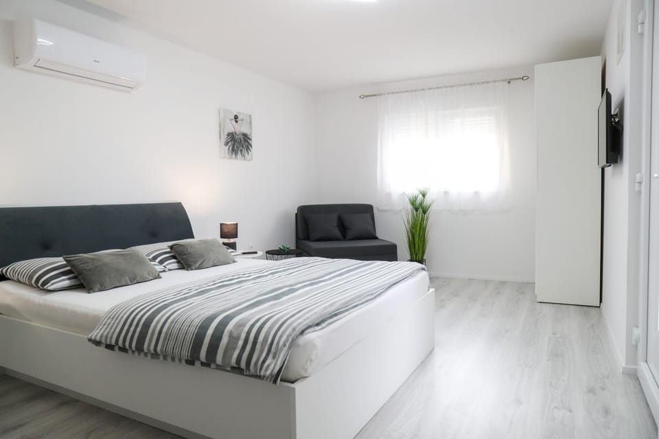 Imperium Rooms Zagreb Airport Apartment in Slovenia