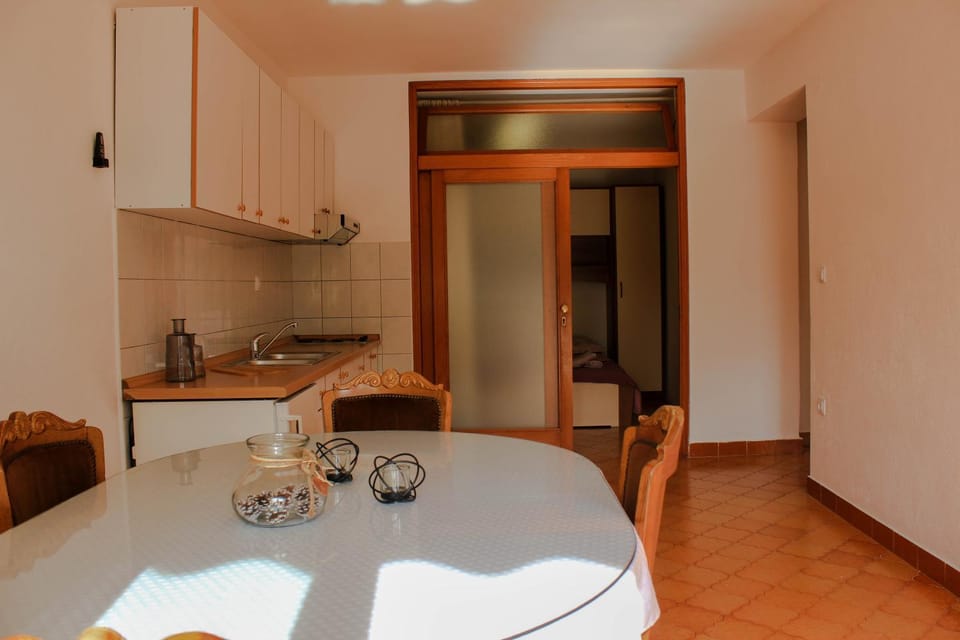Apartments Pino Apartment in Makarska