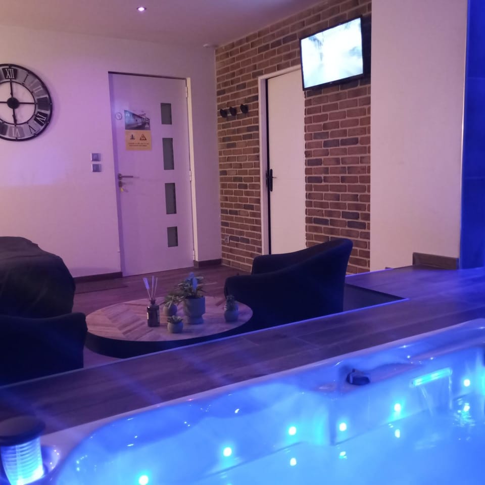 chambre romantique avec spa privatif Apartment in Hauts-de-France
