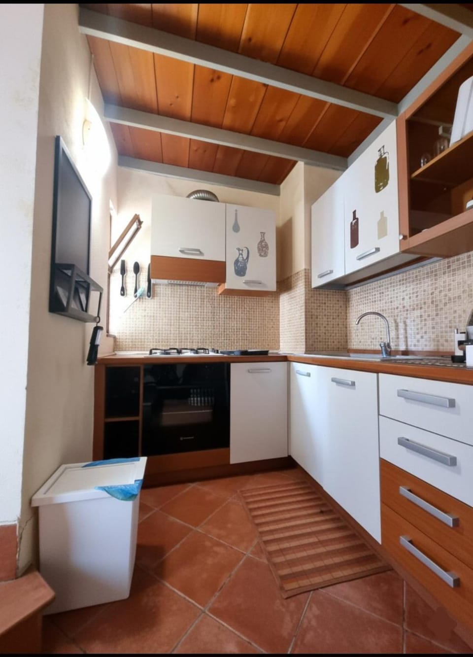 Kitchen or kitchenette, stove, kitchen