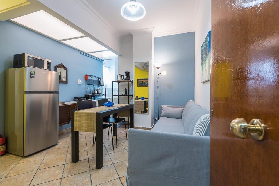Kitchen or kitchenette, Living room, Seating area