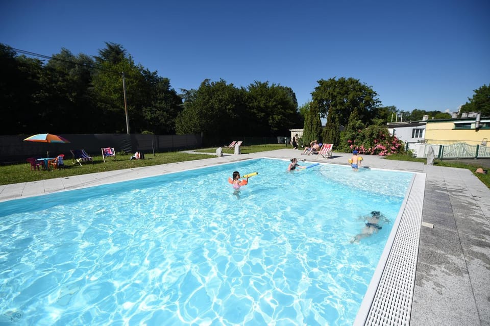 Swimming pool, Swimming pool