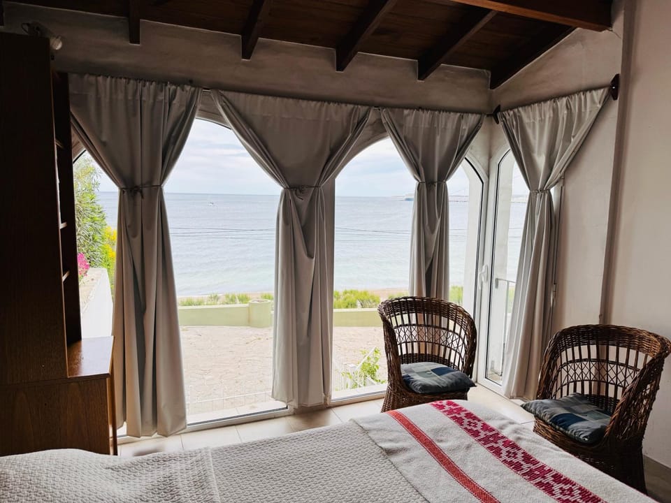 Bed, Natural landscape, View (from property/room), Photo of the whole room, Beach, Bedroom, Sea view