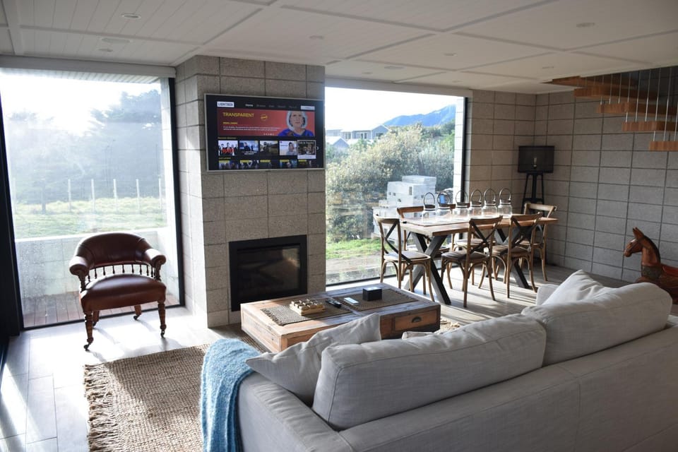 157 Field Way Luxury Lodge Apartment in Wellington Region