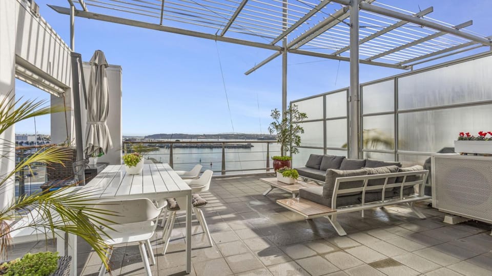 Spacious 3-Bed Waterfront Apartment Apartment hotel in Auckland