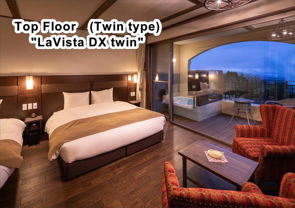 Bed, Living room, Photo of the whole room, Bedroom