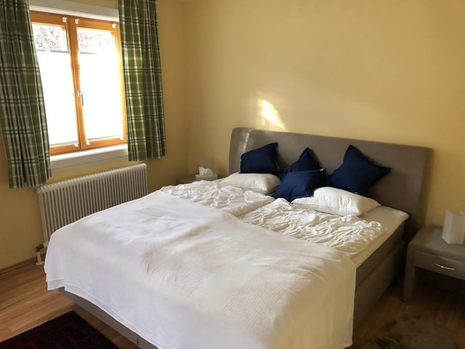 Photo of the whole room, bunk bed