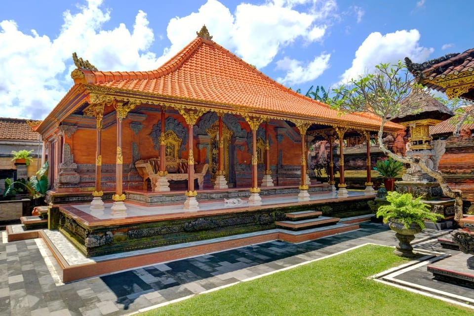 Property building, Patio, Day, Natural landscape, Garden view