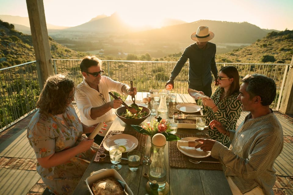 People, Natural landscape, View (from property/room), Balcony/Terrace, Food and drinks, Dining area, Food, Guests, Mountain view, Drinks, group of guests