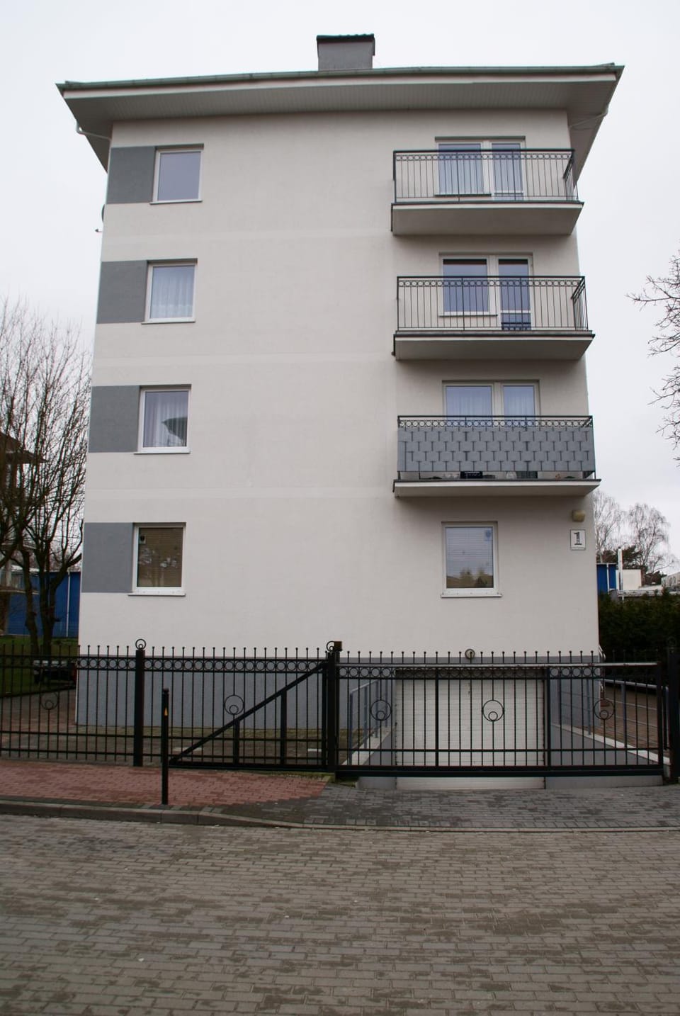 Facade/entrance