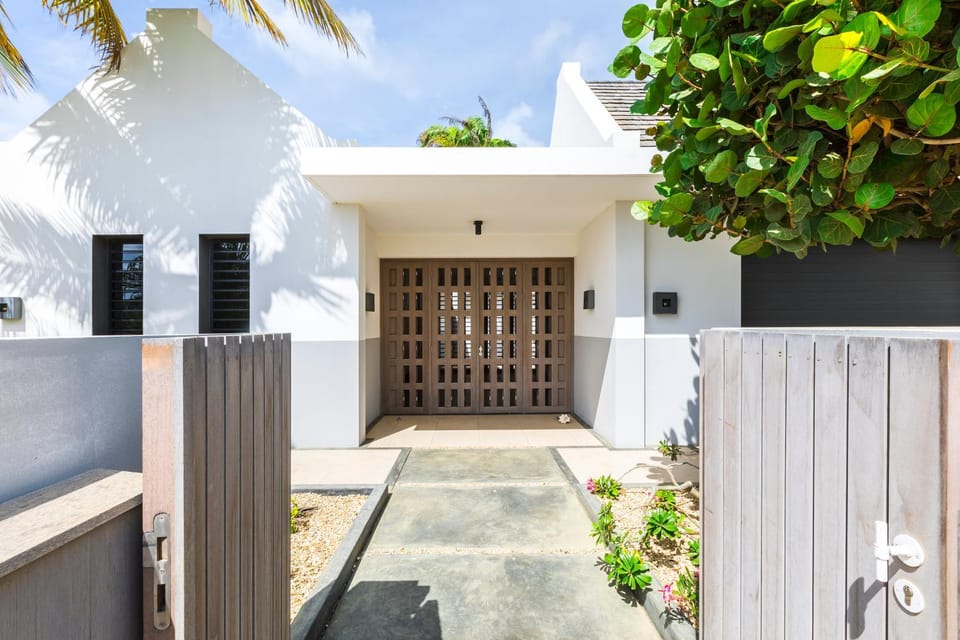 Property building, Facade/entrance