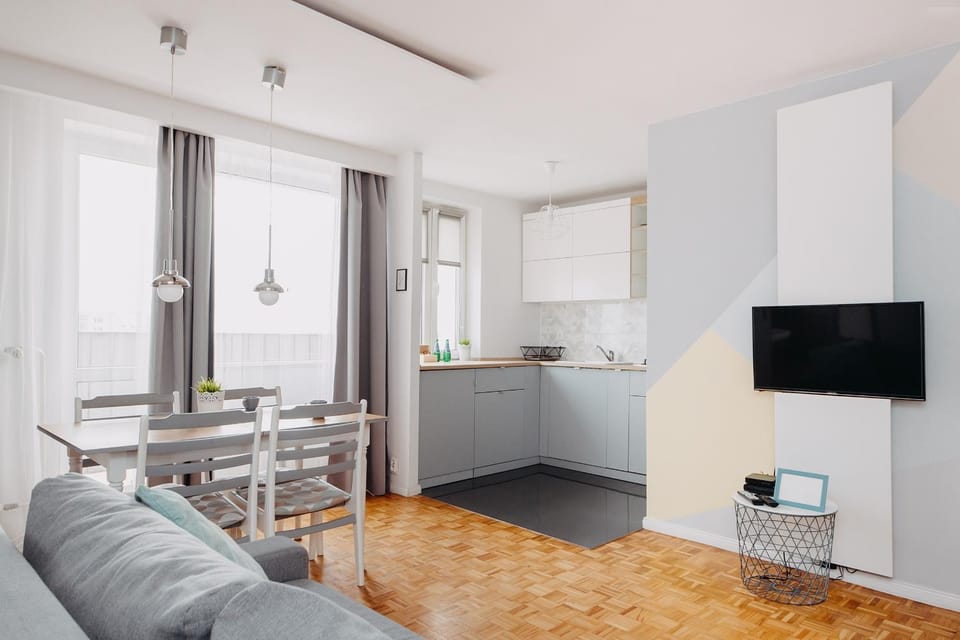 Bed, TV and multimedia, Living room
