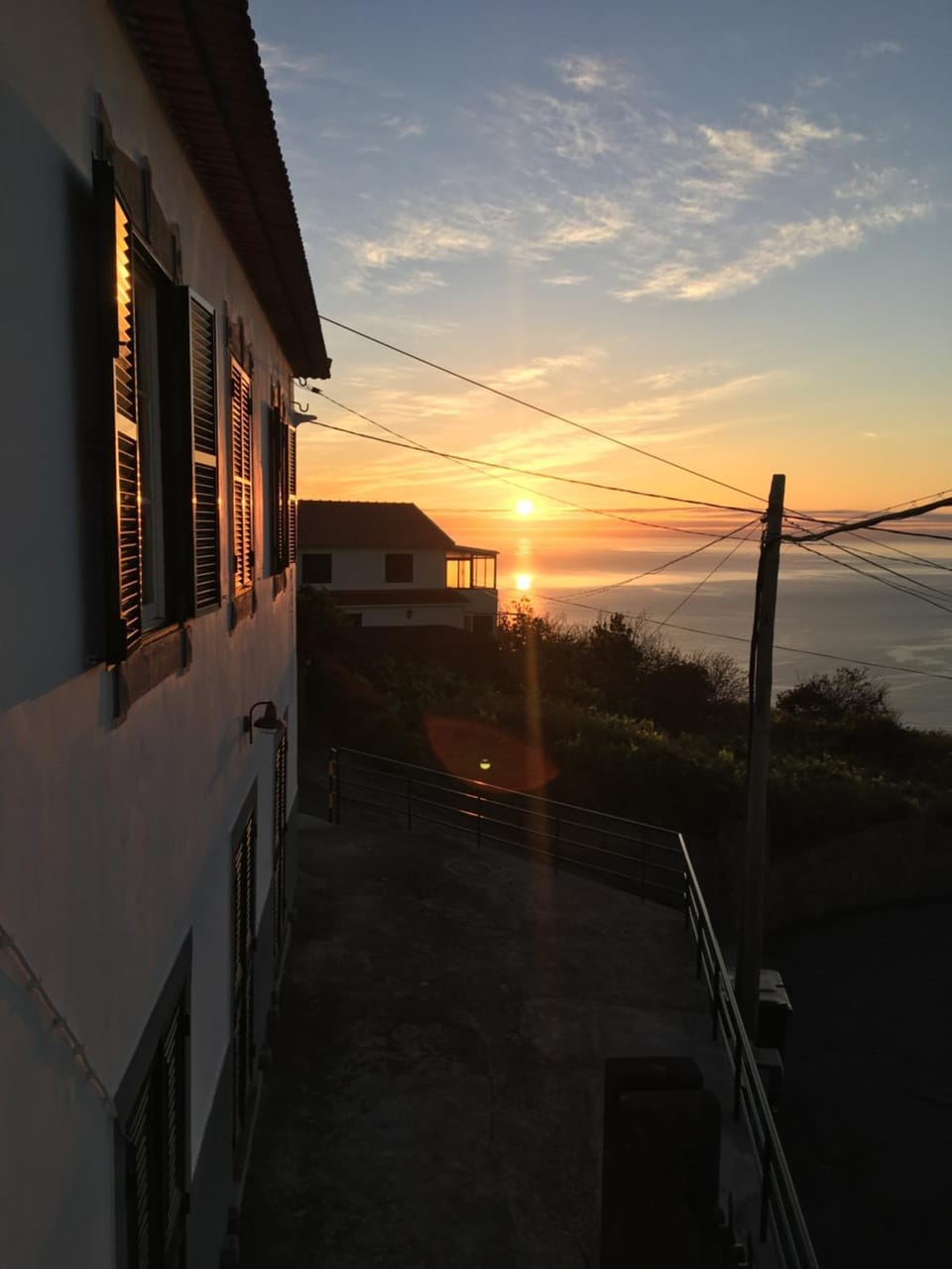 Facade/entrance, Sea view, Sunrise, Parking