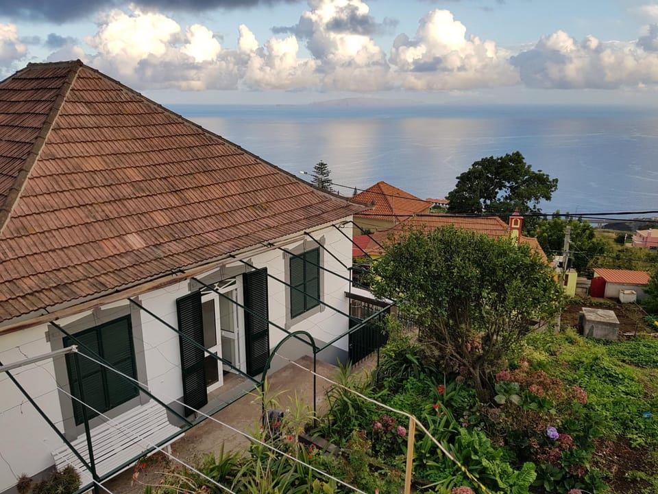 View (from property/room), Balcony/Terrace, Sea view