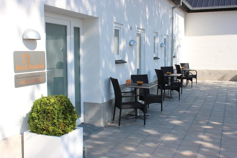 Facade/entrance, Garden