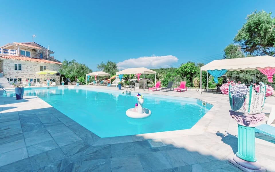 Garden view, Pool view, Swimming pool, Swimming pool, sunbed