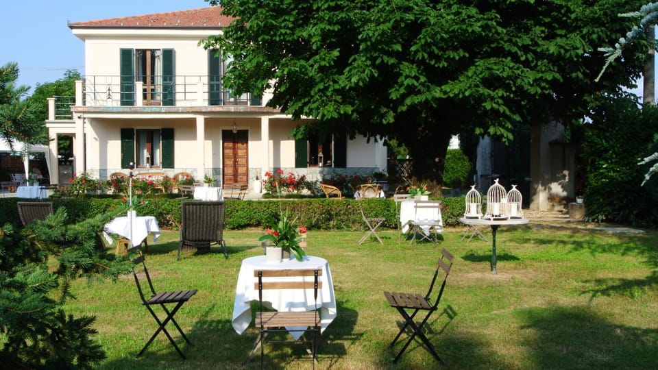 VILLA LE ROSE Bed and Breakfast in Piedmont