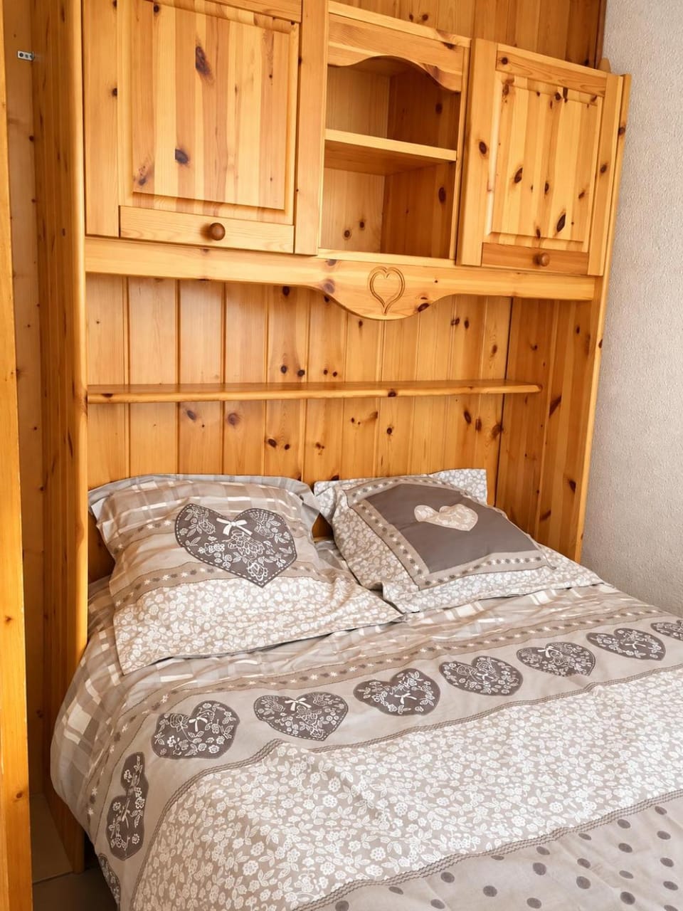 Bed, wardrobe