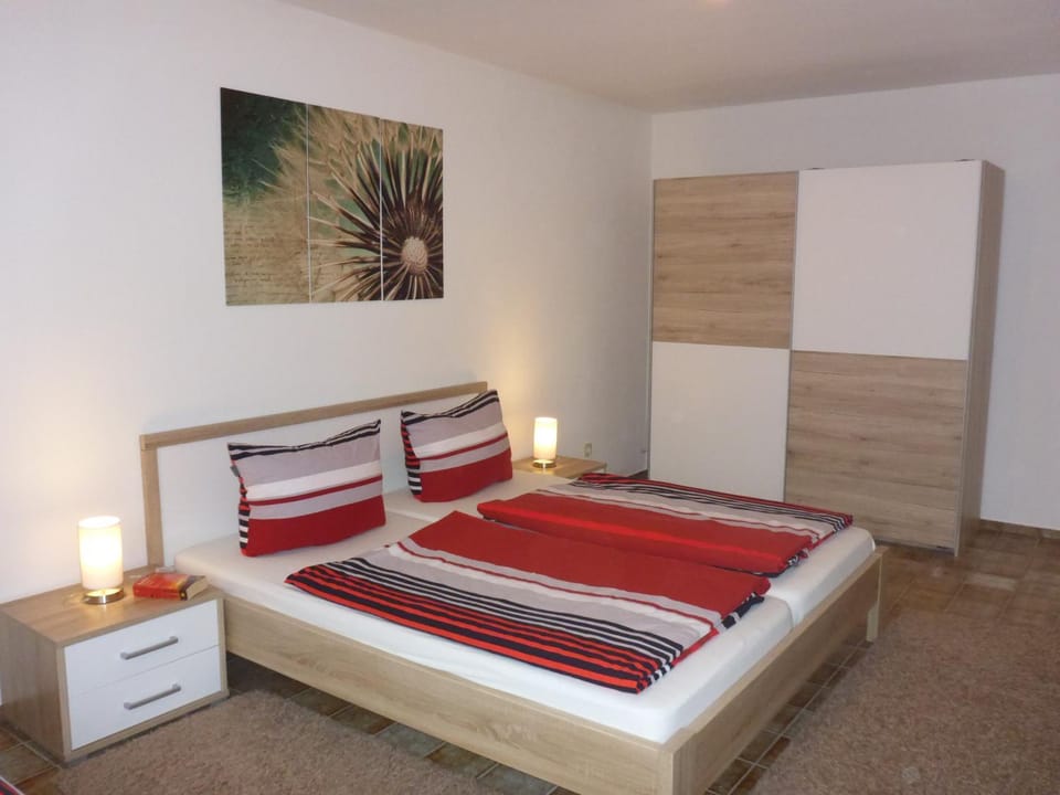 Photo of the whole room, Decorative detail, Bedroom