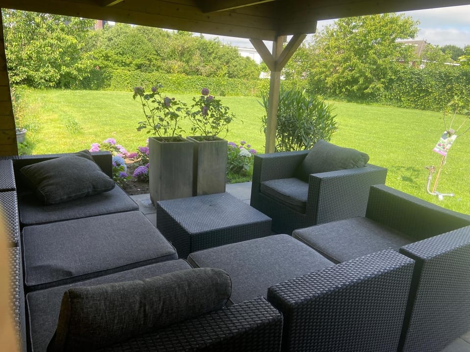 B&B nancy in holland met eigen badkamer , Jacuzzi niet inclusief , independent bathroom jacuzzi not included Bed and Breakfast in Gelderland, Netherlands