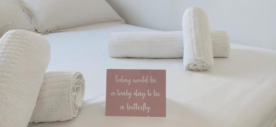 Bedroom, towels