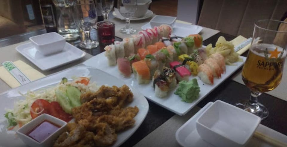 Restaurant/places to eat, Food and drinks, Food, Lunch, Drinks