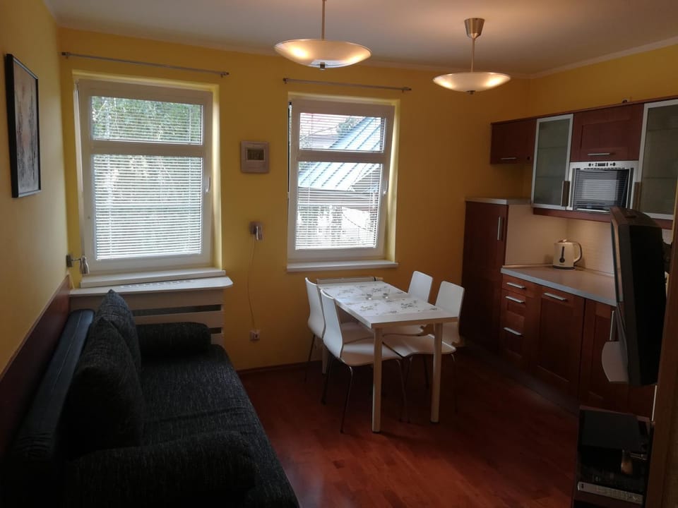 Kitchen or kitchenette, Living room