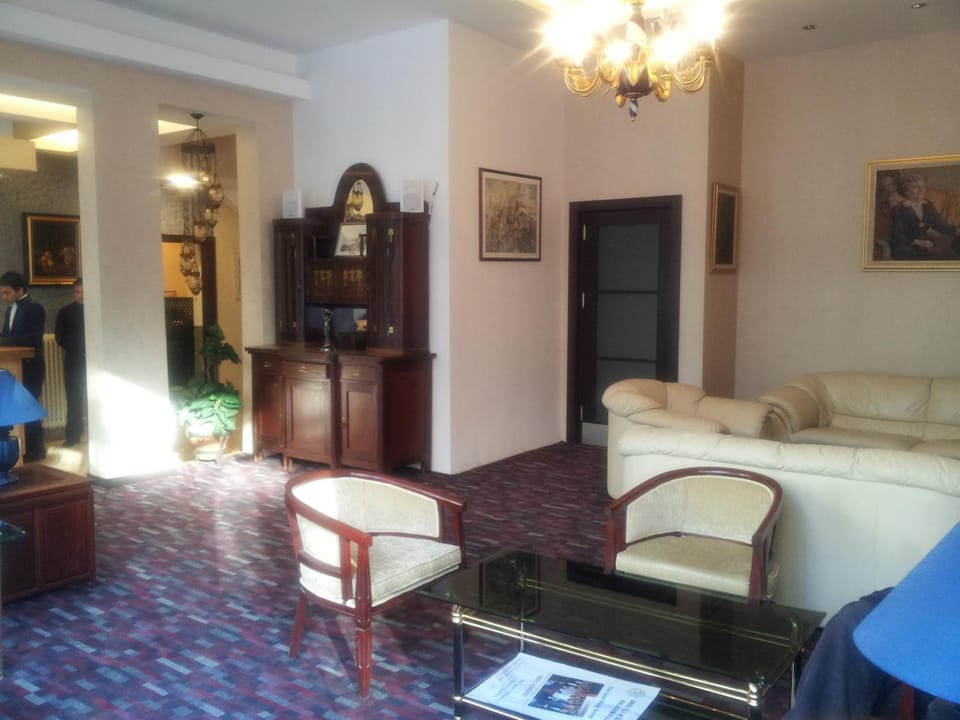 Lobby or reception, Internal: Not applicable to any particular room