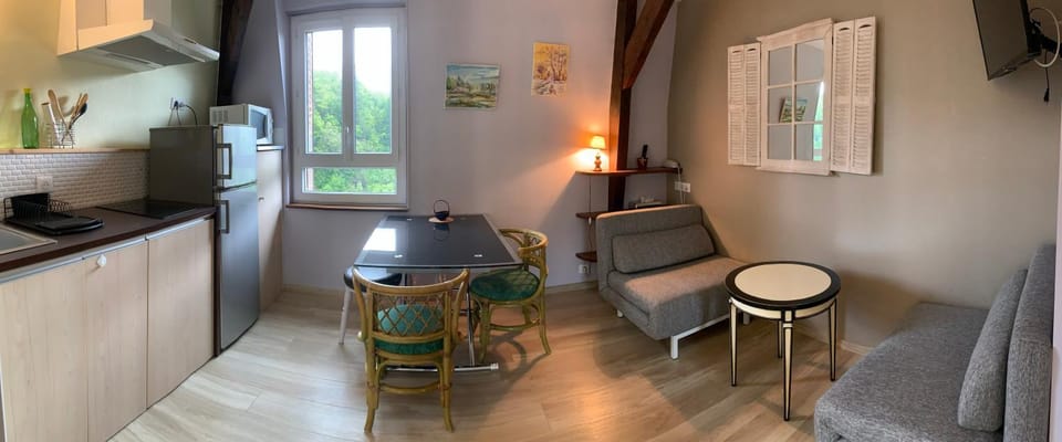 LOGIS HOTEL Les Tilleuls Hotel in Auvergne-Rhône-Alpes