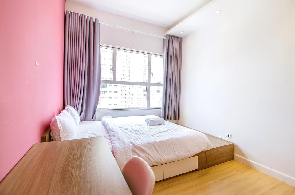 Sunrise City 2 Bed Room Full Furniture Apartment in Ho Chi Minh City
