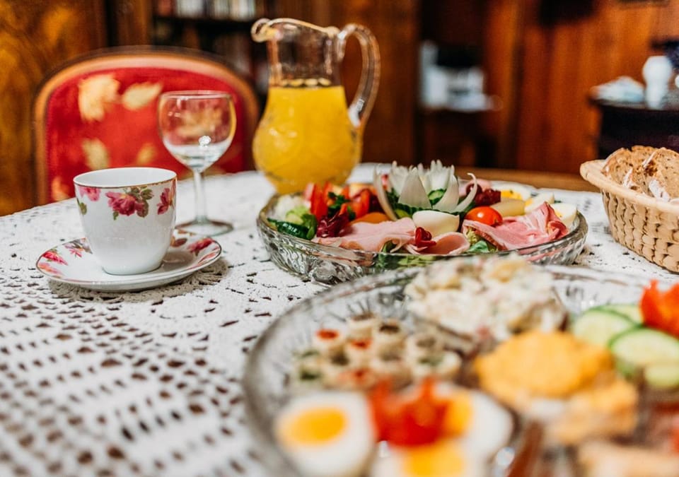 Food and drinks, Breakfast, Continental breakfast, Buffet breakfast