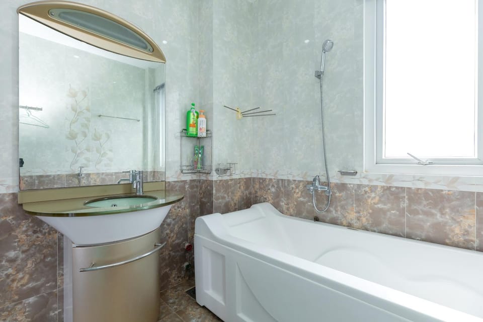 Palm Villa 16 - Biệt thự gần biển Bãi Sau Vũng Tàu 5 phòng ngủ & hồ bơi, bida Villa in Vung Tau