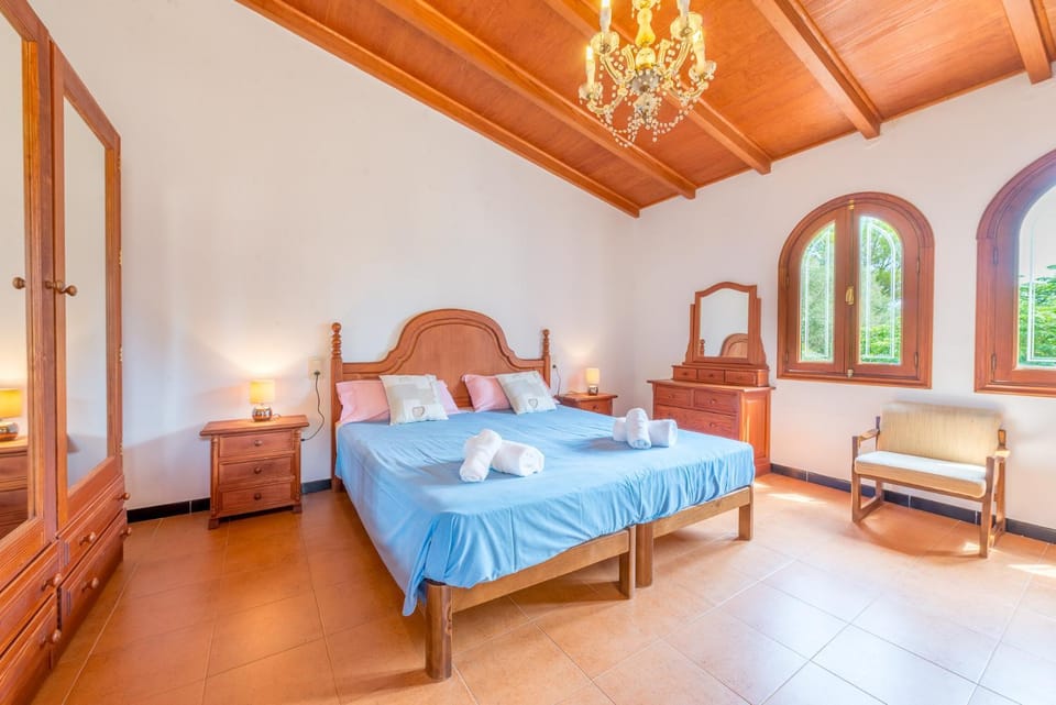Bed, Bedroom