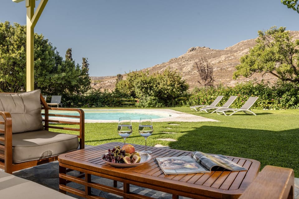 Day, Natural landscape, Garden, Food and drinks, Food, Garden view, Mountain view, Pool view, Swimming pool, sunbed