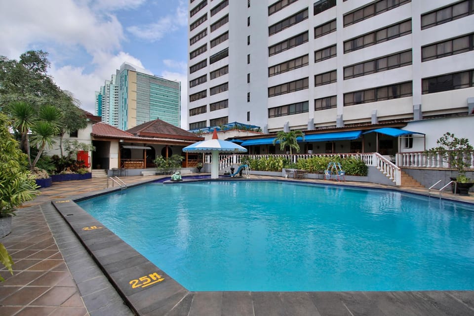 Day, Swimming pool, Swimming pool
